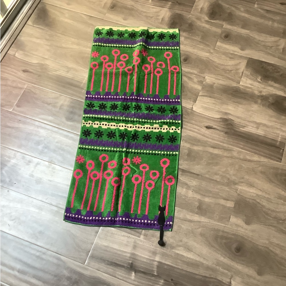 Like new JP designer Atsuko Matano cat lover towel